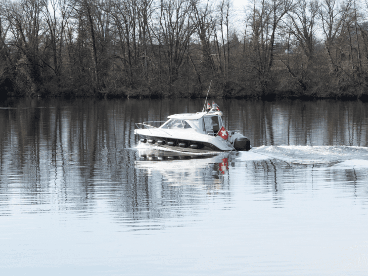 The Top 5 Advantages of Using a Smallest Motor Boat for Watersports: Why Size Matters